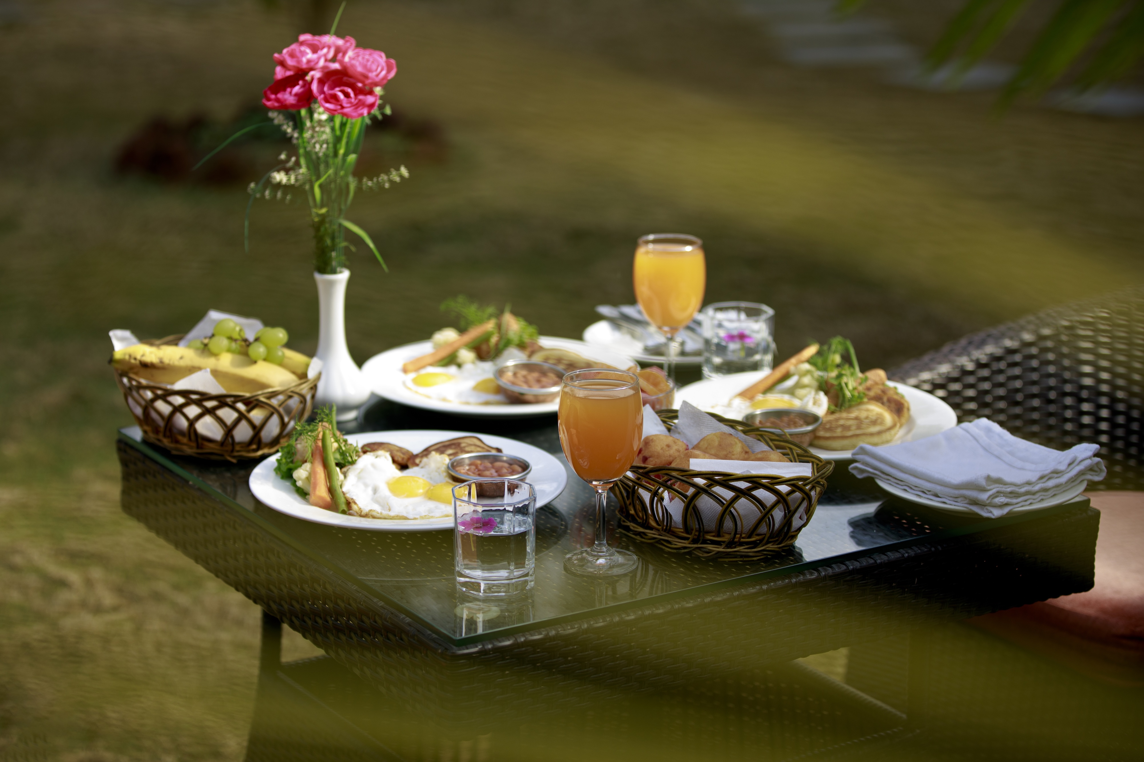 Honest Food, Warm Service